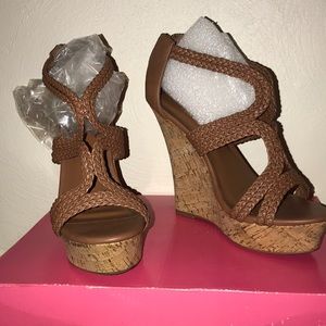 Soona Heels in the color cognac Never worn